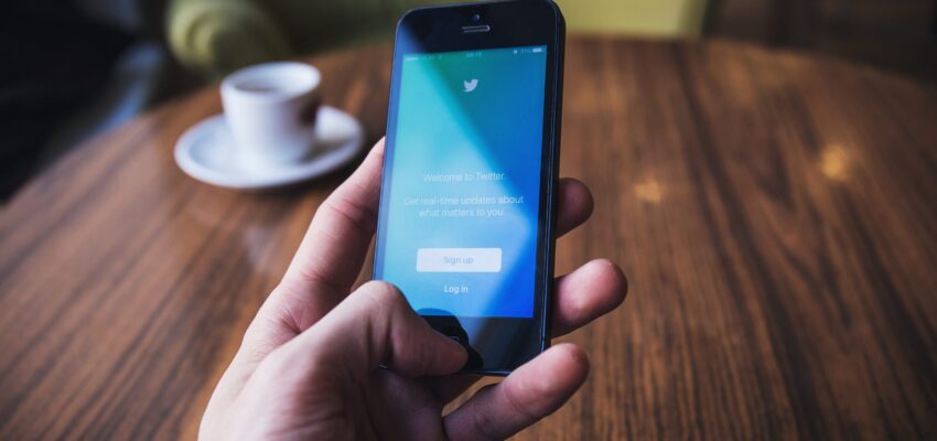 Apple’s Winning Twitter Strategy